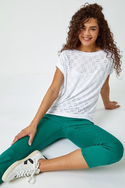 Cropped Stretch Denim Jegging Cotton Capri Jean Leggings from Roman. Let these basic cropped jeans transform your wardrobe for the summer season. A versatile style that can be worn with almost anything, these cropped stretch jeggings will be your go-to wardrobe saviour.