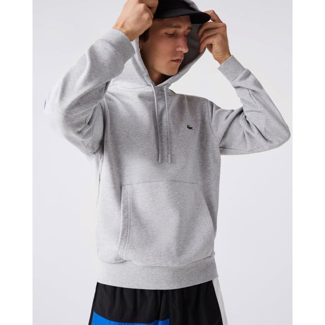 No need to compromise between style, comfort and durability. Trendy, warm, light: an essential for your crocodile wardrobe.
Classic fitJersey lined hoodKangaroo pocketEmbroidered crocodile sewn onto chestBrushed organic cotton fleeceMain fabric: Cotton (84%), Polyester (16%) / Hood lining: Cotton (100%) / Rib edge: Cotton (98%), Elastane (2%)
SH9623