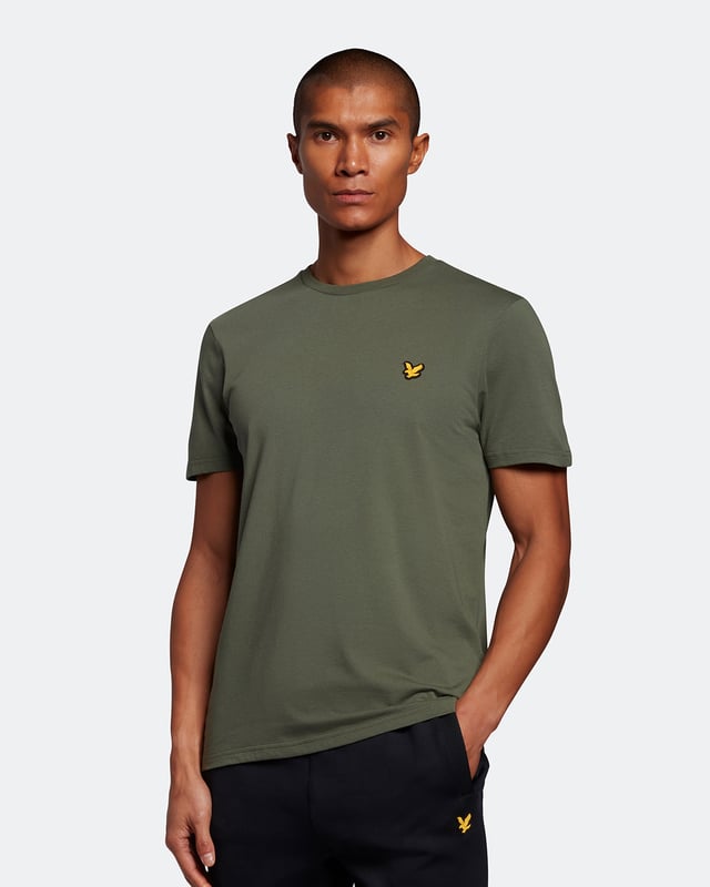 The Lyle &amp; Scott Martin short sleeve t-shirt is made from a durable, lightweight cotton-polyester blend, keeping up with any task, the regular-fit Martin will quickly become your favourite.