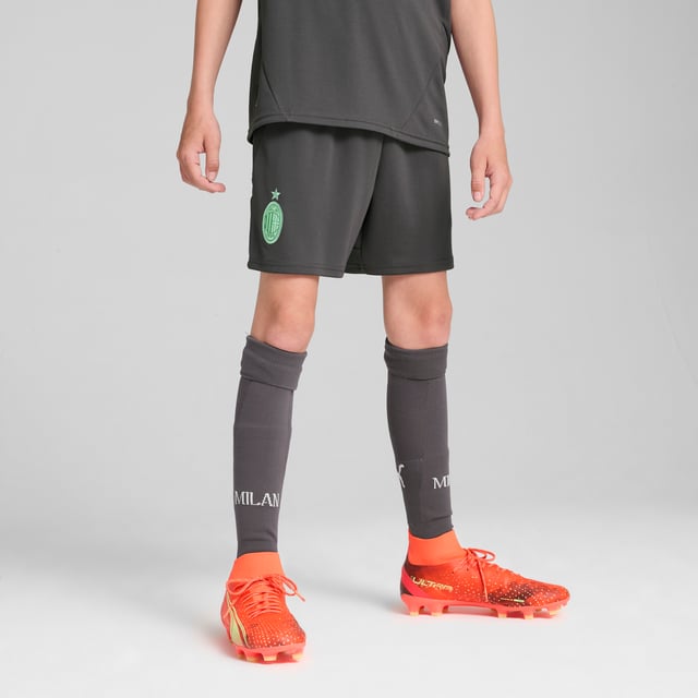 PRODUCT STORY: Hit the pitch like AC Milan's finest in these football shorts. They're made from sweat-wicking material to keep you cool in the tensest moments of the game and are finished with the team's famous crest on the leg. FEATURES & BENEFITS: dryCELL: Performance technology designed to wick moisture from the body and keep you free of sweat during exercise; As part of the RE:FIBRE program, this garment is made of at least 95% recycled material from textile waste and other used materials. DETAILS: Regular fit; 170 gsm, Jacquard; Medium rise; Official team branding; PUMA branding details; PUMA Youth: Recommended for older kids between 8 and 16 years.