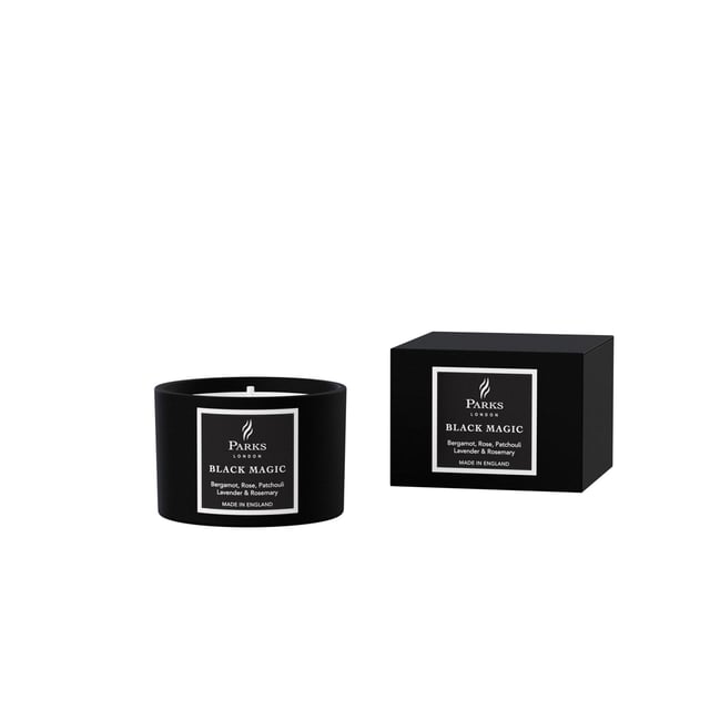 A crisp and contrasted scent, our Rose & Bergamot plays with the fresh and uplifting aspects of citrus and flowers and combines them with herbal notes and deep rich woods. The zesty freshness of bergamot and green of geranium blend perfectly with the rose at the heart of the scent. Patchouli and woods create a backdrop of warmth and earthiness. Works well in living spaces and bedrooms, as well as bathrooms. Use in the spring and summer months.