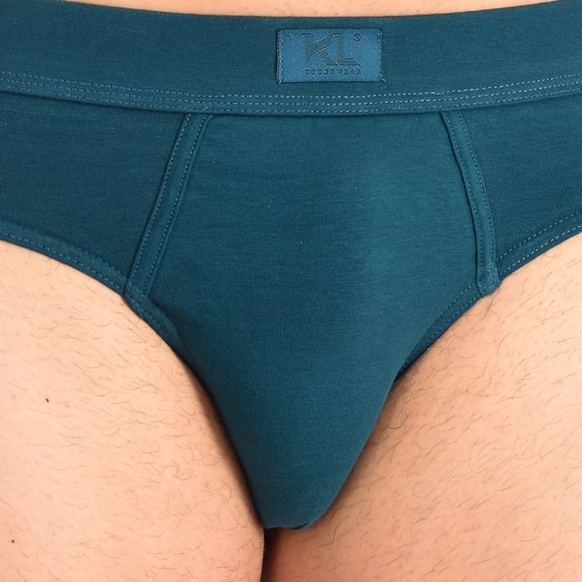 Pack-2 Slips Kisses&Love
 Color Black-green
 Elastic rubber waistband.
 Detail of the brand's name on the waistband.
 breathable fabric
 Anatomical front with the ability to hold without squeezing.
 Seams seen in tone.

 Composition: 95% Cotton, 5% Elastane

 Care:
 - Wash at max. 40º.
 - Do not bleach.
 - Do not use dryer.
 - Do not iron.
 - Do not dry clean.
 Composition: 95% Cotton, 5% Elastane
 Care:
Care:
 - Wash at max temperature. 40º.
 - Do not use bleach.
 - Do not use dryer.
 - Do not iron.
 - Do not dry clean.