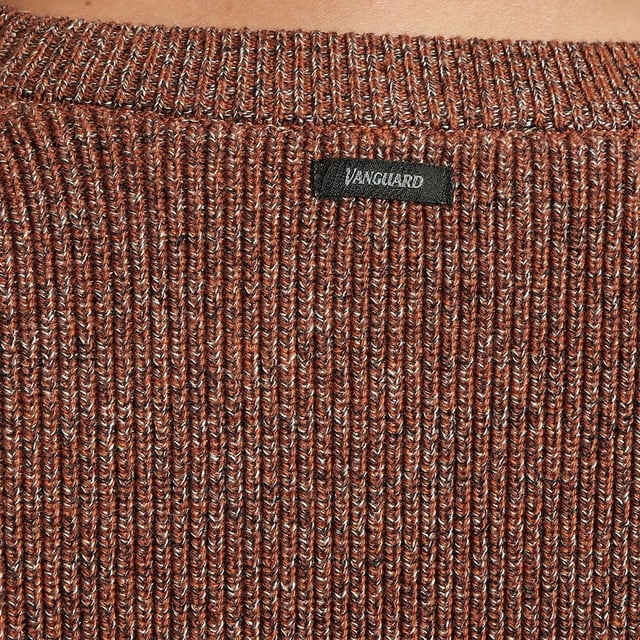 Jersey de hombre de la marca Vanguard. El jersey está hecho de algodón y tiene un corte regular. El algodón suave proporciona una gran comodidad.  Marca: VanguardNombre del modelo: VKW2210300Categoría: suéter de los hombresMateriales: algodónColor: rojo
