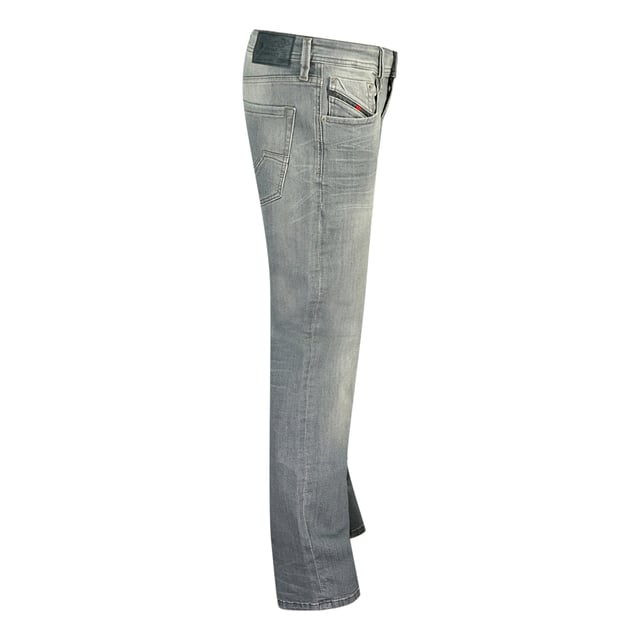 Diesel Larkee RB008 Grå jeans. Diesel grå denimbyxor. Knäppt gylf. 84% bomull 14% polyester 2% elastan. Rakt ben. Diesel-märkt badge