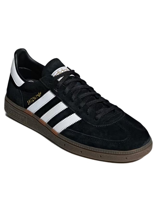 Deze klassieke sneakers hebben een bovenwerk van nubuck suède. Deze sneakers met normale pasvorm zijn voorzien van het klassieke logo van het merk, een vetersluiting en een zachte rubberen buitenzool, waardoor ze trouw blijven aan hun vintage roots.