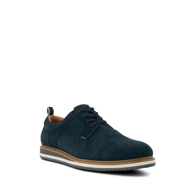 Master smart/casual dressing with our Blaksley shoes. Crafted from the finest material, this hybrid style is detailed with a four-eyelet lacing system and a rear pull-on tab. Finished with tonal stitch details and set on a contrasting grip sole, this wide-fit style will partner perfectly with a multitude of ensembles.