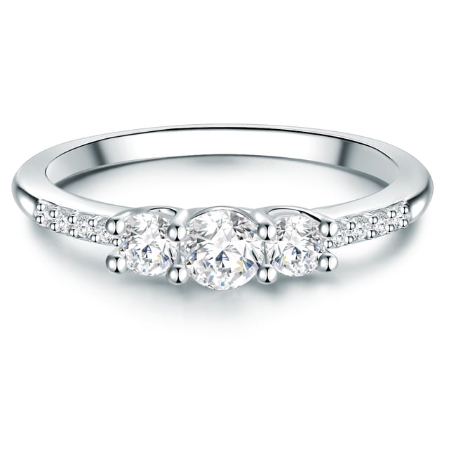 If you are looking for an exclusive engagement ring, this creation of the 1934 manufactory in 1934 will make a good choice! Instead of a classic solitaire, several zirconia crystals, which are harmoniously graded in size, line up and form a sparkling band on the ring finger of their loved ones. The focus is on a zirconia trio in recesses, flanked by smaller crystals that are embedded in the ring rail. A layer of rhodium protects the ring made of high -glossly polished 925 and intensifies the radiant silver gloss. A special accessory for a special day!