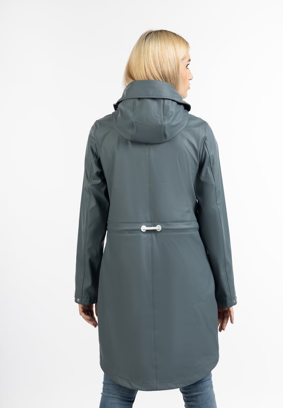 keine Füllung  An regnerischen Tagen bietet dieser Regenmantel von ICEBOUND wundervollen Schutz. Das Material ist wind- und wasserdicht und lädt somit bei allen Witterungslagen zu einem Spaziergang ein. Die große Kapuze mit stylishen Kordeln hat einen extra Regenschutz, der besonders an stürmischen Tagen vorteilhaft eingesetzt werden kann. Ein angenehmes Tragegefühl erzeugt das weiche Jersey-Innenfutter. Der labeltypische Print befindet sich  auf der Brust sowie am Oberarm.  Regenmantel