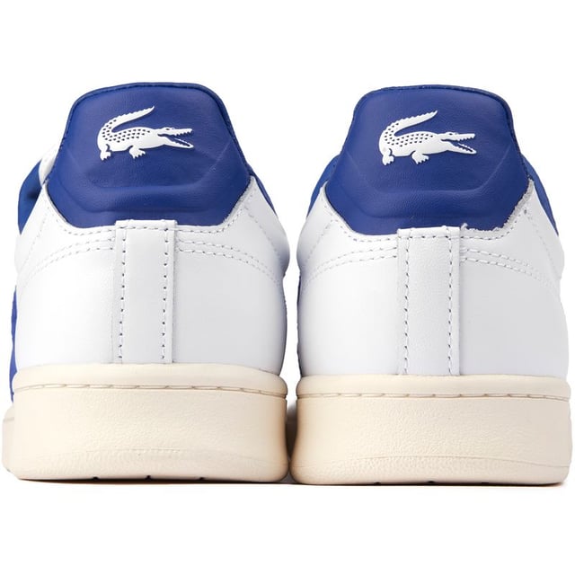 Sigilo y estilo se unen en las zapatillas de deporte Carnaby Pro de Lacoste. La parte superior de cuero de primera calidad y el ojal superior grabado brindan una apariencia elegante y minimalista, mientras que las plantillas Ortholite amortiguan cada paso. Con su icónica marca de cocodrilo y suelas de goma duraderas, las legendarias Carnaby rezuman un estilo de vida elegante e informal y te permiten moverte con rapidez y confianza dentro y fuera de la cancha.