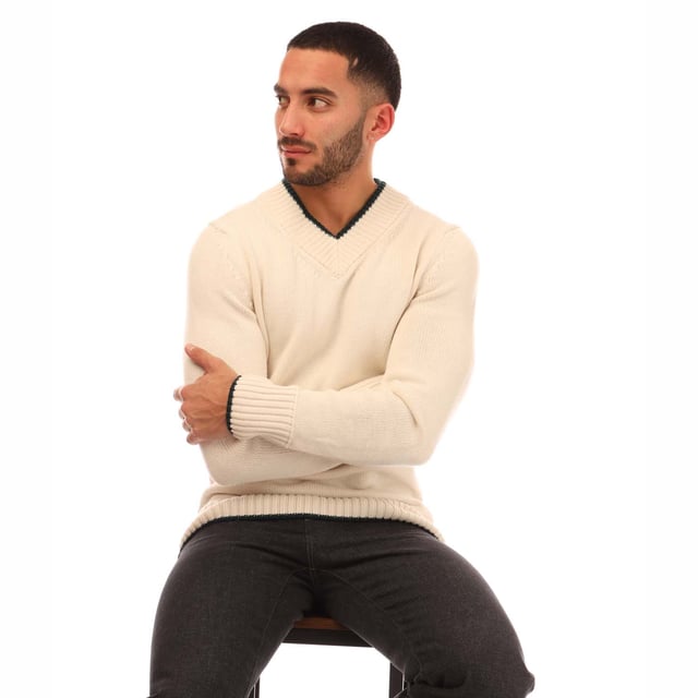 Mens Boss Marzio Sweater in white.- Ribbed V-Neck.- Ribbed cuffs and hem.- Regular fit.- 100% Virgin Wool.- Ref: 50478609118