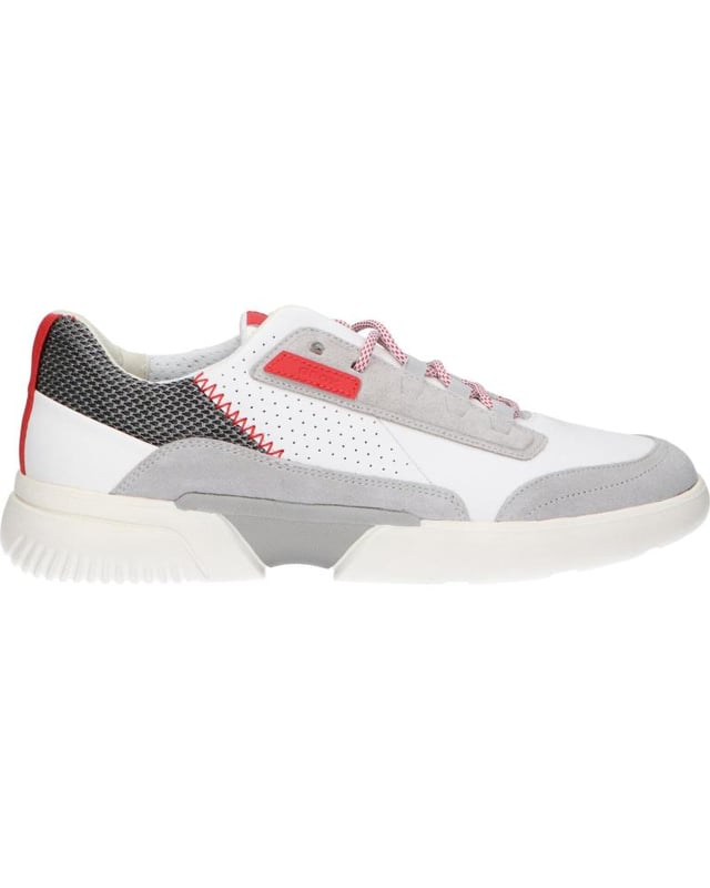 Durch die Schnürbindung bieten diese Schuhe eine ideale Passform an den Fuß, die Komfort beim Tragen den ganzen Tag über sichern, unabhängig vom Anlass.

Die runde Spitze verleiht ihnen ein klassisches, aber gleichzeitig modernes Aussehen, das sowohl mit legeren als auch mit eleganteren Styles perfekt harmoniert.

Die markenlogierte Sohle ist nicht nur ein Erkennungszeichen der Marke, sondern auch eine Garantie für Haltbarkeit und Qualität, was jeden Schritt sicher und stabil macht.

An den Seiten geprägte Markennamen unterstreichen subtil die Exklusivität des Produkts, verleihen ihm einen einzigartigen Charakter und heben es von anderen Modellen ab.

Hergestellt aus hochwertigem Naturleder und ökologischem Leder, sind diese Schuhe nicht nur stilvoll, sondern auch besonders haltbar und atmungsaktiv, was den ganzen Tag über Tragekomfort bietet.

Verpackt in einer Firmenbox, eignen sie sich perfekt als Geschenk, und die elegante Verpackung betont zusätzlich ihre Einzigartigkeit und Prestige.