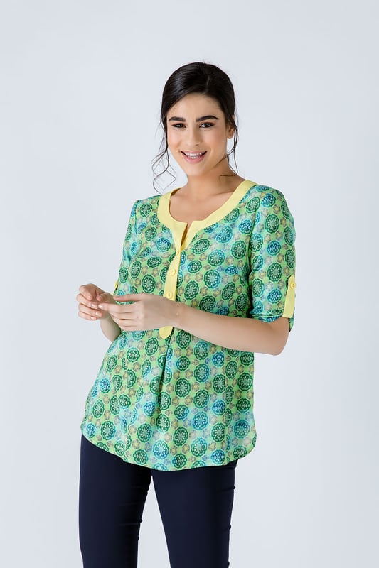 Print top in woven poplin fabric, 100% viscose. ? length sleeves. Round neckline with V opening underneath with a placket with 3 yellow plastic buttons. Yellow  georgette trim at the neckline and placket. Yellow woven georgette tab and yellow button on the sleeves for rolling up.  Rounded uneven hemline which is 6cm longer in the back. Slits at the sides. Our model is 172cm and is wearing size 36/S. Measurements for size 36 (in cm): Shoulder -39; Chest-48; Waist-50; Bottom-58; Sleeve length-35; Body length-67. Loose fit. 100%VISCOSE