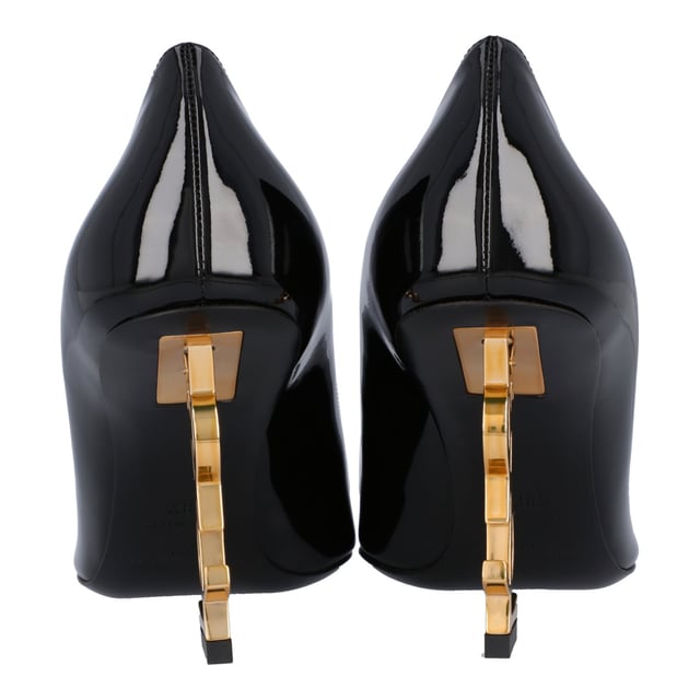 Total heel height: 8.5 cm / 3.3 inches
Leather sole
Gold-coloured, antiqued metal heel
Calf leather
Made in Italy