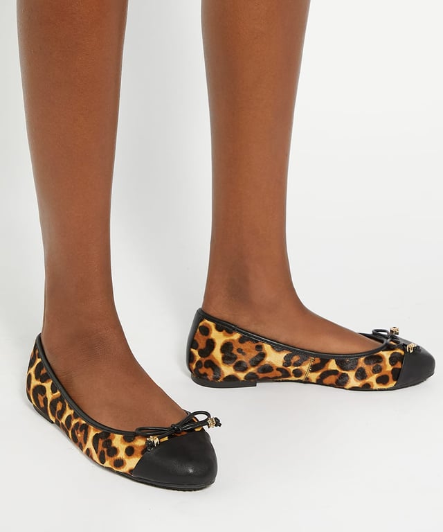 Dune Ladies Hallo - Charm-Detail Ballet Shoes Our own take on a signature style our Hallo ballet flats boast a feminine bow that's enhanced with our bespoke charm detailing. Designed with a quilted comfort sole for comfort with every step, this round-toed silhouette pairs perfectly with everything from denim to dresses alike.
