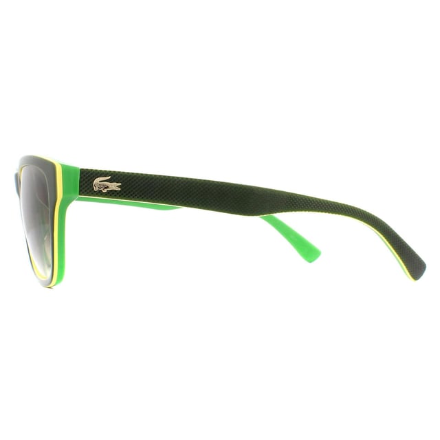 Las gafas de sol Lacoste L683S 315 Black Green Grey tienen una forma clásica rectangular casi estilo wayfarer con los colores de camuflaje de Lacoste y, por supuesto, el logotipo del cocodrilo en la patilla.