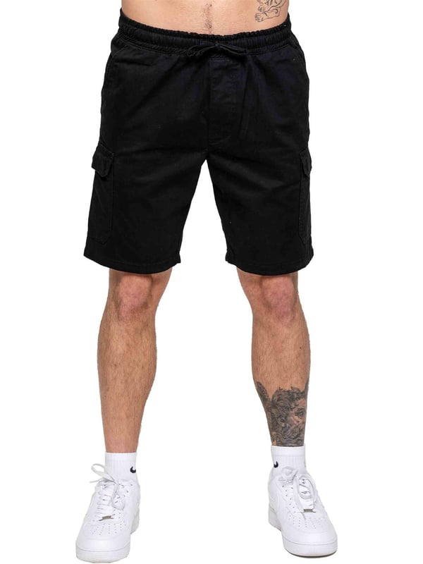 Kruze | 2er-Pack Herren Cargo-Shorts - BLK/LTGREY Rüsten Sie Ihre Freizeitgarderobe mit den Kruze Chino Cargo Shorts auf, die sowohl für Komfort als auch Funktionalität entwickelt wurden. Mit einer mittleren Leibhöhe und regulärer Passform bieten diese Shorts einen lässigen Look. Der elastische Bund mit verstellbarem Kordelzug sorgt für eine sichere und individuelle Passform. Ausgestattet mit zwei seitlichen Eingrifftaschen, zwei geräumigen Cargotaschen mit Klettverschluss und zwei Gesäßtaschen bieten diese Shorts viel Stauraum für Ihre Essentials. Hergestellt aus langlebigem, nicht dehnbarem Chino-Stoff, sind sie perfekt für den täglichen Gebrauch.