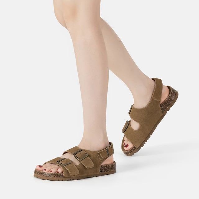 Introducing the Flame, where our iconic Mallard sandal gets an upgrade with a heel strap for enhanced stability. The Flame's back strap ensures a secure fit in any scenario, whether you're on the job or enjoying leisure activities.

Product No. EAU7001

Description:
- Cow Suede Upper
Fibre Lining and Insole
- EVA Sole