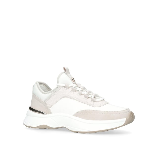 This Carvela Swift Runner trainer features a bone and taupe upper with a snake embossed panel and a metallic eye stay. The front laces up with branded tab at the tongue.