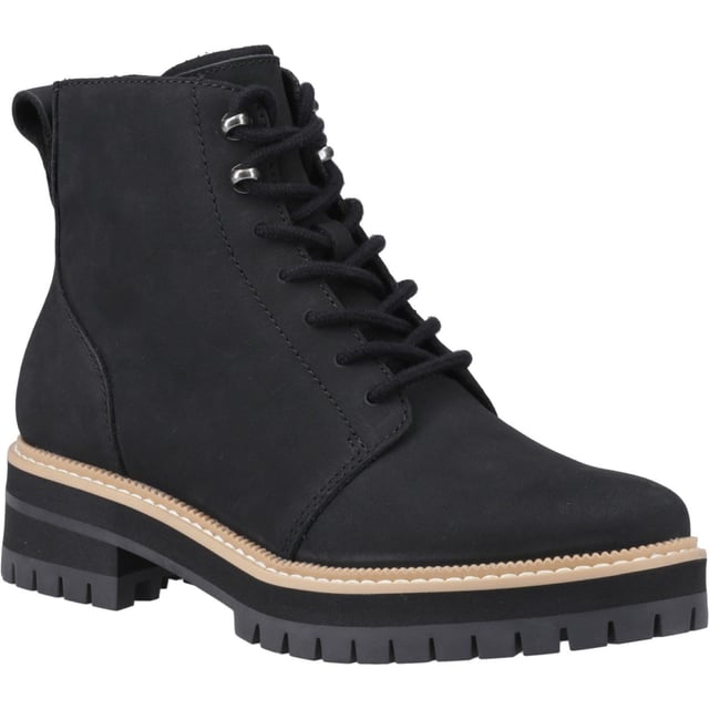 The Wylder boot makes casual look good! A lace-up style boot with water-resistant uppers and rubber lug outsole for traction will have you taking on the day confidently.