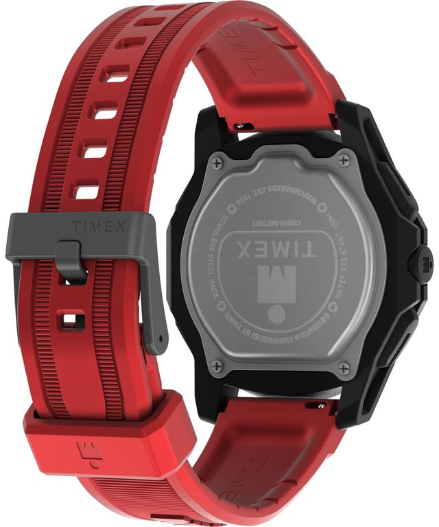 Dit Timex Heren horloge beschikt over een Quartz binnenwerk. De kast (46.5 mm mm) is vervaardigd uit Hars (Zwart) en heeft een Mineraalglas. De band is Rood Kunststof. Dit horloge uit de Timex Adrenaline reeks is een mooi en tijdloos geschenk. Verras jezelf of iemand anders met dit cadeau. Bovendien geniet u hierbij van 2 jaar garantie tegen alle fabricagefouten.