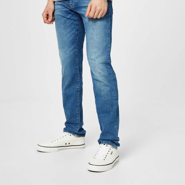 New BOSS sneaker. Full canvas upper derby design enriched by BOSS detail on the side. Full vulcanized sole. backtab enriched by institutional tape. Fresh and seasonal colour combination that fits the deliveries