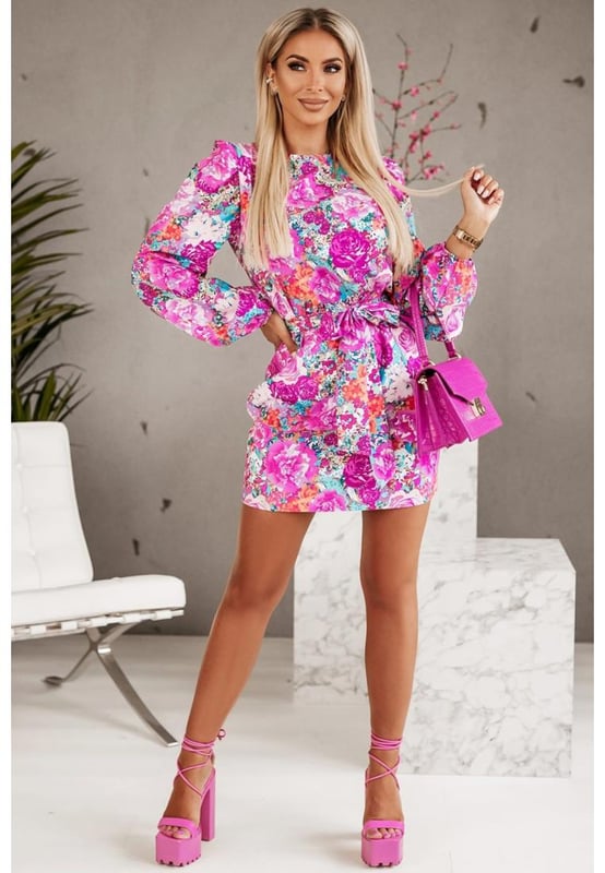Purple floral print
  Keyhole back
  Long sleeves
  Belted design
  Puff sleeves
  Suitable for women
Material: 100% Polyester