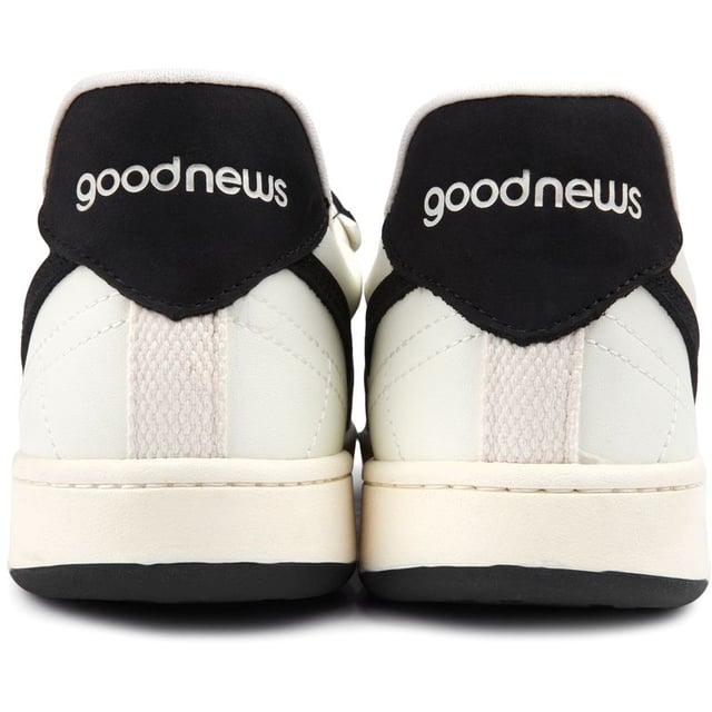 Introducing The Good News Mack Trainers - The Perfect Blend Of Style And Sustainability. Made With An Upper Material That's 80% Bio Veg, With 100% Recycled Mesh Lining And A Sole Material That's 70% Natural Rubber, These Black And White Trainers Are A Step Towards A Greener Future. The Retro-inspired Trainers Are Ready For Your Urban Adventures And Every Day Chores.