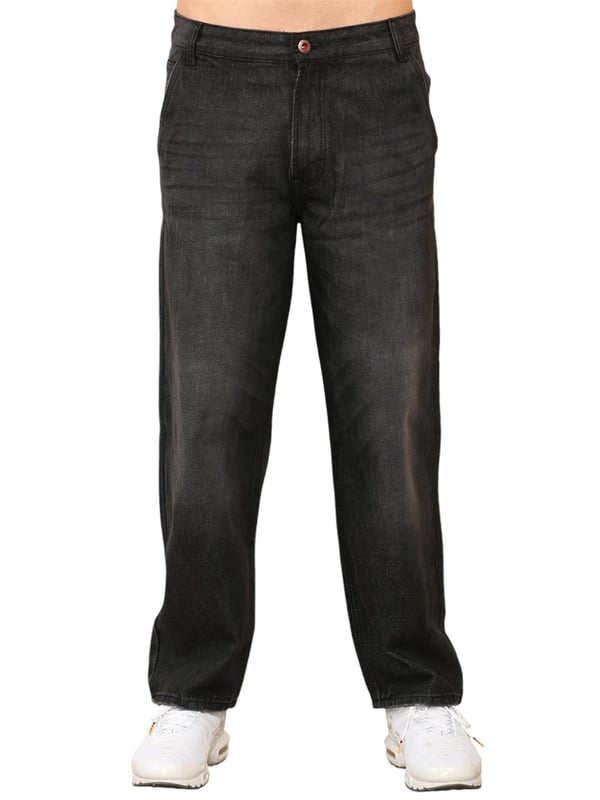The Enzo men's wide-leg jeans feature a classic 5-pocket design, offering both style and functionality. These loose fit jeans have a slightly distressed finish around the hem and pocket areas, giving them a lived-in, casual look. The zip-fly fastening ensures ease of wear, while the Enzo PU badge on the back adds a branded touch.
 