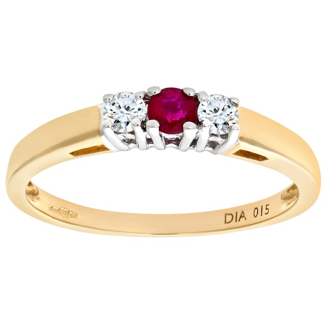 9K (375) geel goud: 1,9 gram; # Diamant: 0,15 ct; # Robijn: 0,19 ct