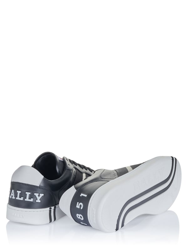 100% piel de becerro; zapatos Bally; Modelo: 59772723818 F000; Mano de obra de alta calidad; Piel suave; Cordones clásicos; Suela de goma antideslizante; gorra redonda; Detalles del logotipo de Bally.