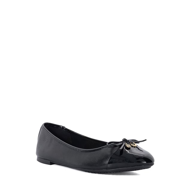 Classic ballet flats like our wide-fit Hallo style are a Dune London signature. This round-toed silhouette culminates in a chic quilted footbed and bow detailing that is enhanced with or bespoke branding charm. Finished with a toe top, this versatile style pairs perfectly with everything in your everyday wardrobe.