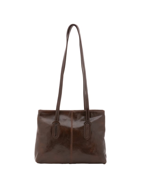 Bolso bandolera para mujer. El cierre es con cremallera. Los bolsillos internos son uno con cremallera. Los bolsillos externos son un frente abierto. Falta la correa para el hombro. El mango es de piel. Hay dos compartimentos internos. El material exterior es auténtica piel de vacuno. Internamente está forrado en algodón. Medidas: 23x30x12 cm. Hecho en Italia