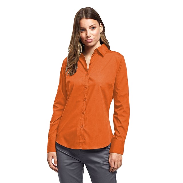 65% Polyester, 35% Katoen. Stof: Popeline. Ontwerp: Eenvoudig. Sluiting: Knoopsluiting. Halslijn: Collared. Manchet: Dubbele knoop. Mouwtype: Met lange mouwen. Hem: Afgerond. 2 rugpijlen. Duurzaamheid: Amfori, BCI goedgekeurd, REACH, Sedex, WRAP gecertificeerd. 6 VK: 31 in. 8 VK: 33 in. 10 VK: 35 in. 12 VK: 37 in. 14 VK: 39 in. 20 VK: 45 in. 22 VK: 47 in. 24 VK: 49 in. 26 VK: 51 in. 28 VK: 53 in. 18 VK: 43 in. 16 VK: 41 in. 30 VK: 55 in.