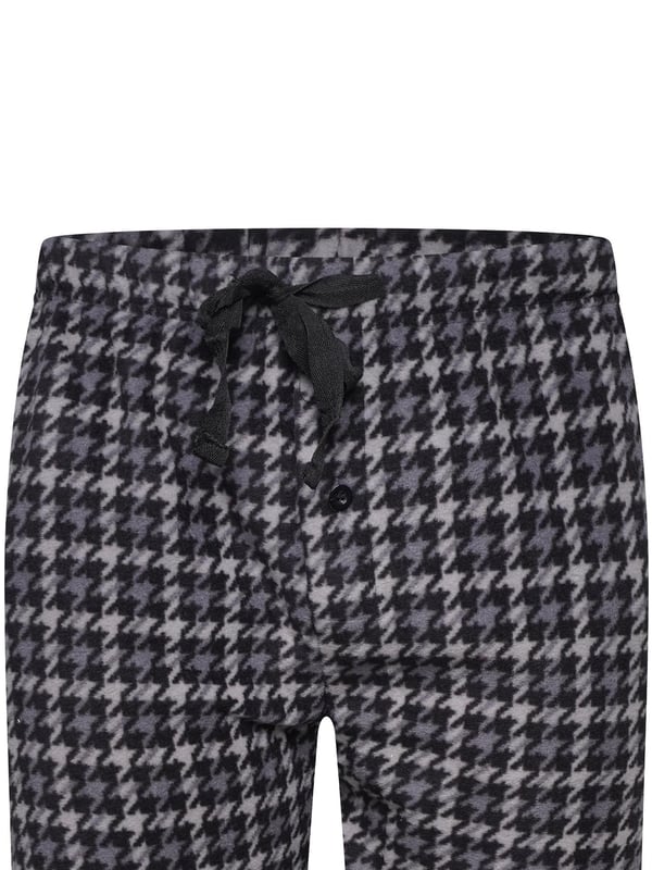 Introducing our pyjama bottoms, made with 100% lightweight and adjustable polyester fleece. Our classic yet modern design features a Super Soft Jersey Polyester that keeps you dry and cool. Experience ultimate comfort with our Super Soft Feather Weight Stretch Elastic Waistband and Classic Fit with Shape Retention.