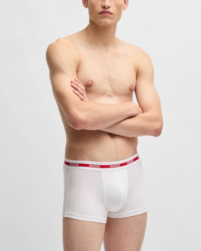 Three pairs of logo-waistband trunks by HUGO. Each regular-rise pair is crafted for maximum comfort in super-soft stretch jersey.

Packaging: Box
Exposed waistband
Regular rise

95% Cotton, 5% Elastane, Waistband: 58% Polyamide, 29% Polyester, 13% Elastane
50492375