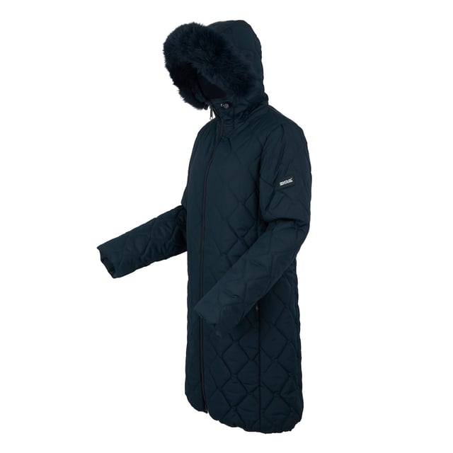 100 % återvunnen polyester. Tyg: Micro Poplin. Fyllning: Mellanvikt, Thermo-Guard. Foder: Taffeta. Design: Logotyp, slät, quiltad. Tygteknik: Slitstarkt, isolerande, snabbtorkande, vattenavvisande. Urringning: Med huva. Ärmtyp: Långärmad. Funktioner i huvan: Justerbar, Faux Fur Trim, Växer på huvan. Längd: Lång linje. Fickor: 2 nedre fickor med dragkedja, 1 säkerhetsficka, intern. Fästning: Tvåvägs dragkedja. 8 UK: 32 tum. 10 UK: 34 tum. 12 UK: 36 tum. 14 UK: 38 tum. 20 UK: 45 in. 22 Storbritannien: 48 tum. 24 Storbritannien: 50 tum. 26 Storbritannien: 52 tum. 18 UK: 43 tum. 16 UK: 40 tum.
