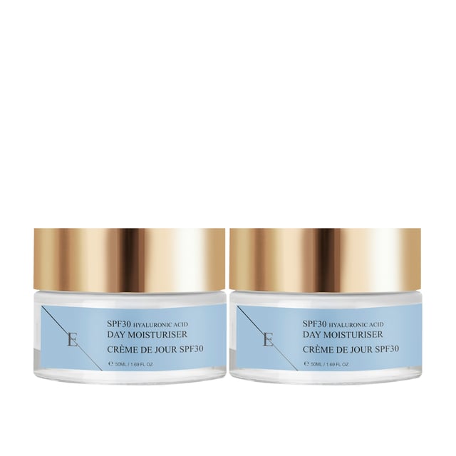 SPF30 HYALURONZUUR DAGCRÈME 50ML
  - SPF30 zonbescherming - Supercharged met hydraterend hyaluronzuur - Lichte romige formule - Luxueuze vanillegeur - Zachte en gevoede huid - Verrijkt met Aloë Vera sap, zoete amandelolie en avocado-olie.
  Hydraterende dagcrème met SPF30 voor dagelijks gebruik. Deze lichte
  vochtinbrengende crème beschermt tegen de zon en zit boordevol verbazingwekkende huidliefhebbende voedende oliën zoals avocado
  olie en amandelolie.
  Gebruiksaanwijzing: Breng elke keer 's ochtends of voor blootstelling aan de zon royaal aan op gezicht en hals.