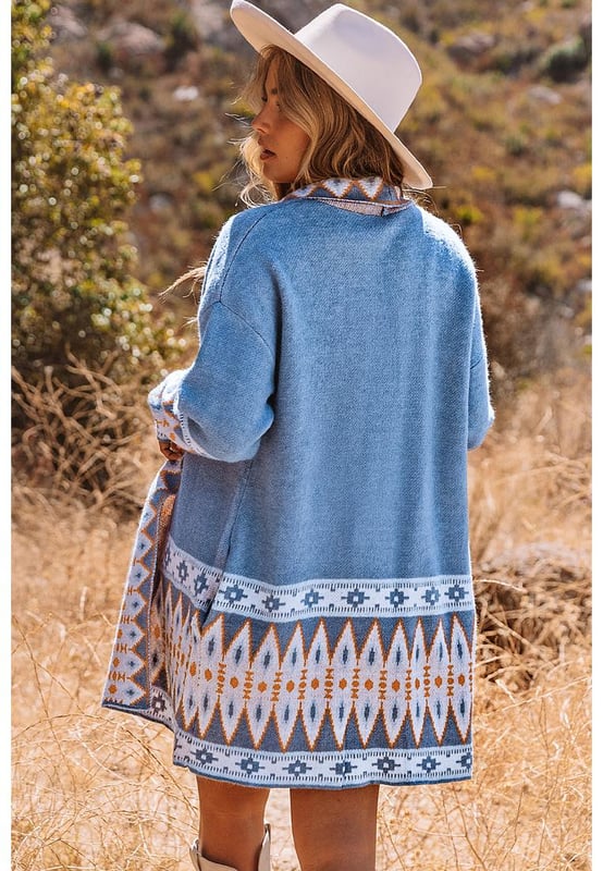 Stylischer und vielseitiger Cardigan mit Aztekenmuster und offenem Vorderteil  
Offenes Design für einfaches Layering  
Relaxed Fit  
Aufsehenerregendes Aztekenmuster  
Hergestellt aus hochwertigen Materialien  
Bequem zu tragen  
Perfekt für Frauen  
Geeignet für verschiedene Anlässe