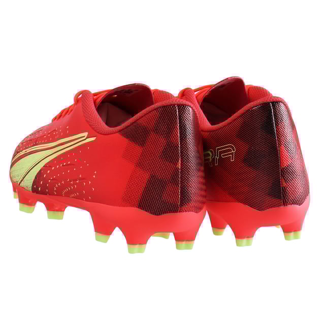 Black and red outlet puma football boots