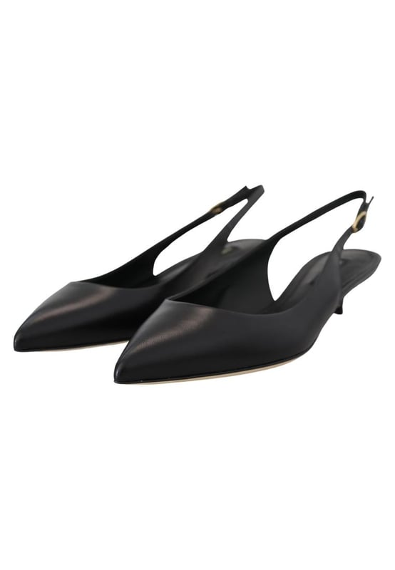 Preciosos Zapatos De Tacon Destalonados De Cuero Preciosos zapatos nuevos con etiquetas 100% autenticos de Dolce & Gabbana..
Modelo: Zapatos de tacon destalonados.
Color: Negro.
Cierre de hebilla.
Suela inferior de cuero.
Detalles del logotipo.
Fabricado en Italia.
Material: 100% cuero.