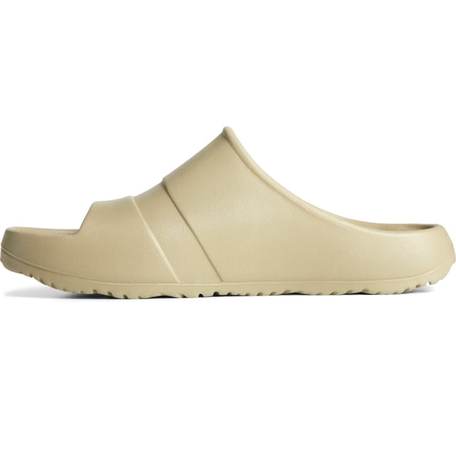 With zero water absorption and unbeatable comfort, this lightweight, one-piece slide sandal is unlike any other. From the dock to the streets, rock the Float Slide anywhere.