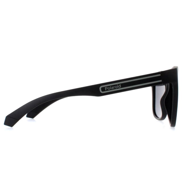 Las gafas de sol polarizadas Polaroid PLD 2155/S 003 M9 negro mate gris son una verdadera encarnaciÃ³n del estilo contemporÃ¡neo y la funcionalidad innovadora. Estas gafas de sol redefinen la elegancia con una montura elegante y versÃ¡til que complementa a la perfecciÃ³n cualquier estilo de moda. DiseÃ±adas con lentes polarizadas de precisiÃ³n, no sÃ³lo proporcionan una claridad excepcional, sino que tambiÃ©n ofrecen una protecciÃ³n UV sin igual, garantizando que sus ojos permanezcan protegidos de los daÃ±inos rayos del sol. Fabricadas para ofrecer una comodidad y una durabilidad duraderas, su diseÃ±o ligero garantiza un uso prolongado sin comprometer la calidad, lo que convierte a estas gafas de sol en la opciÃ³n ideal tanto para entornos urbanos como para actividades al aire libre.