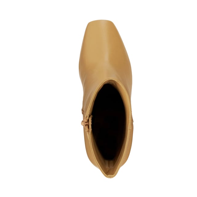 Dune Ladies Oxygen - Leather Angular-Heeled Ankle Boots Crafted from the finest materials, our Oxygen ankle boots are the epitome of quiet luxury. Set on an angular heel for ease of wear, this square-toed silhouette is finished with a side zip for a comfortable fit. Culminating with tonal stitch details, Oxygen is certain to become the focal point of your daytime looks.