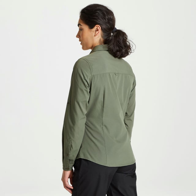 65% Recycled Polyester, 35% Cotton. Design: Plain. Pockets: 1 Chest Pocket, 1 Security Pocket, Concealed. Cuff: Adjustable, Button Up. Fastening: Button. Neckline: Collared. Hem: Curved. Sleeve-Type: Long-Sleeved, Roll Sleeve. Back Yoke, Branded Buttons, Branded Sleeves, Drying Loop, Hanging Loop, Modesty Button. Fabric Technology: NosiDefence, Solarshield. Sun Rating: UPF 40+. 115gsm.