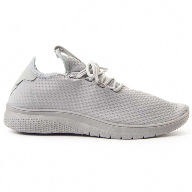 Casual sneaker voor vrouwen. Comfortabele pasvorm. Gevoerde binnenzool. Antislipzool. Versterkte stiksels. Gefabriceerd door andere merken voor ons merk.