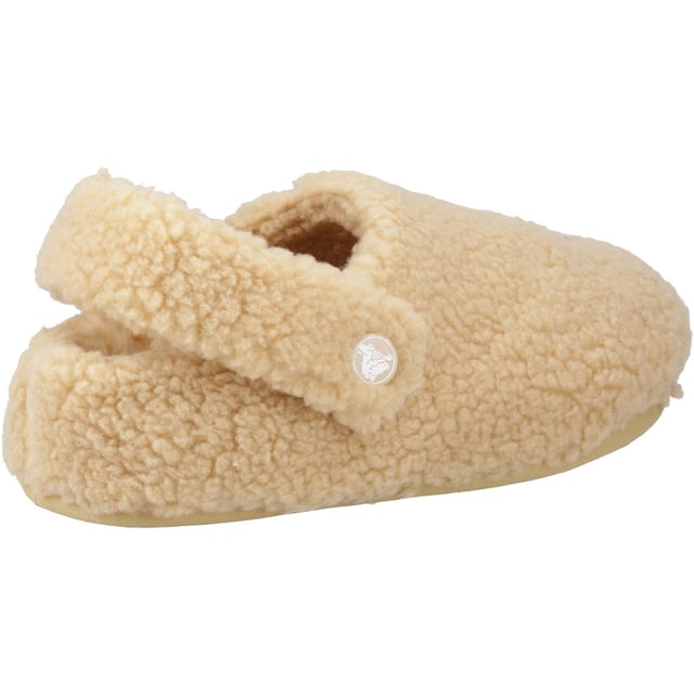 No plans are the best plans for our fuzzy-all-over Classic Cozzzy Slipper. We've transformed our iconic Classic Clog into the perfect staying in shoe for those days when relaxing is all you've got on the agenda.