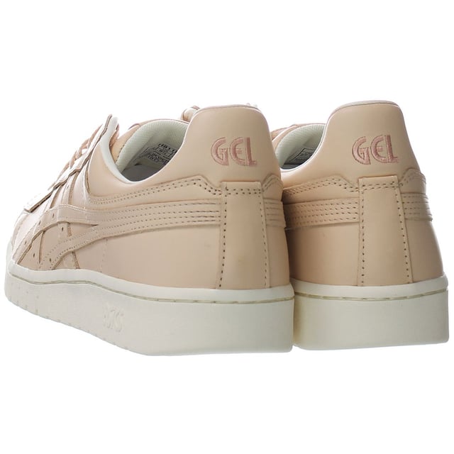La icónica zapatilla de vida de Gel-PTG de Gel-PTG inspirada en el baloncesto de Asicstiger ™ es imprescindible para todos los hombres y mujeres elegantes que buscan actualizar su aspecto con un toque retro. Las características interesantes incluyen puntos de pivote tradicionales en la suela exterior y un elegante diseño superior de corte derby. El modelo también cuenta con una suela exterior extra y un vampiro perforado para ventilación adicional y comodidad diaria durante todo el día.