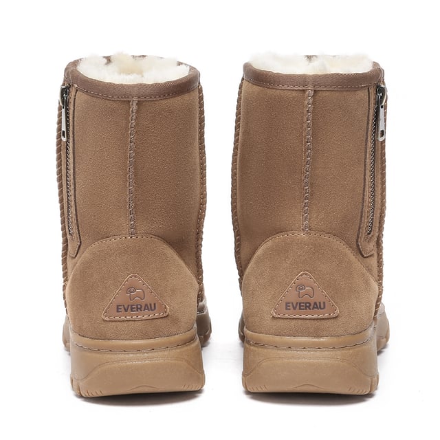Of je nu boodschappen doet, een winterwandeling maakt of buiten geniet van een sneeuwdag, deze Starling Outdoor Boots zijn de perfecte metgezellen. Laat het winterweer je er niet van weerhouden om ten volle van het leven te genieten! Beschrijving: Bovenwerk van koeiensuède Warme voering van schapenvacht Zachte binnenzool van schapenvachtwol TPR-zool Technologieën: Water & Vlekbestendig bovenwerk Slipvaste buitenzool