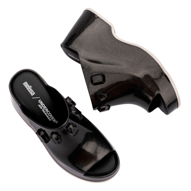 【UNDERCOVER】Melissa Patty Stones + Undercover ミュール Patty Stones Mule in Metallic Green – Melissa Shoes