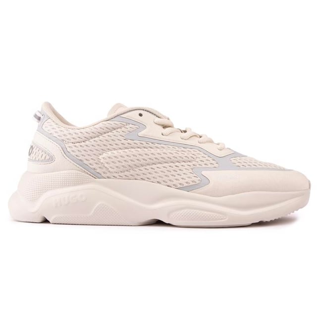 Estas zapatillas Leon Runn en color blanco roto son unas zapatillas HUGO con cordones y estilo atlético con una parte superior mixta de primera calidad. con superposiciones llamativas. Costuras decorativas y detalles de ribetes reflectantes y marcas famosas. La zapatilla de estilo running contemporáneo tiene un grosor. suela elegante. una plantilla acolchada y un cuello acolchado para mayor comodidad. No importa si quieres hacer una declaración de moda de diseñador o hacer ejercicio en el gimnasio con estilo. Estos son tus corredores preferidos.